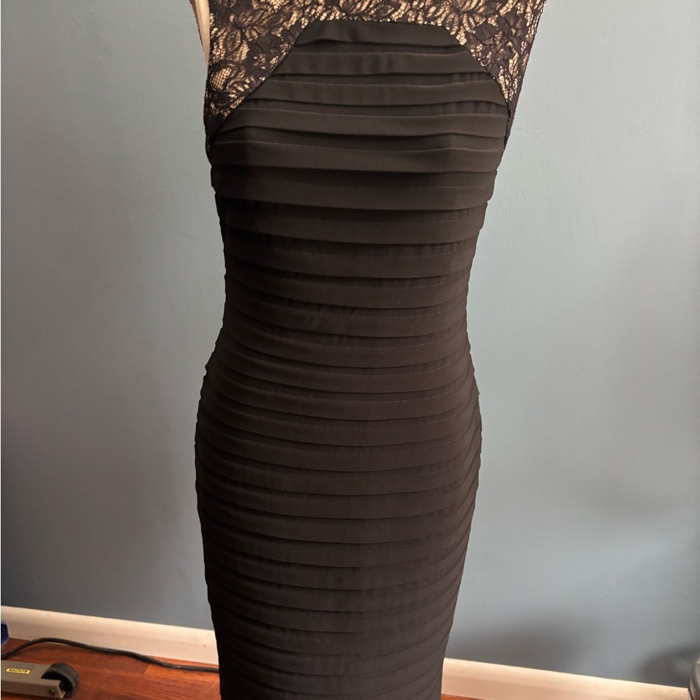 Adrianna Papell Black Ribbed Pleated Sheath Dress